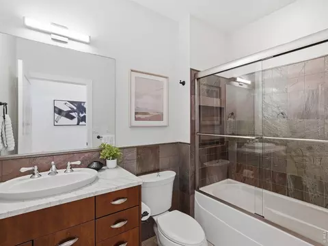 Bath - 2336 Spruce St #E, Boulder, CO 80302 photo 1 of 5
