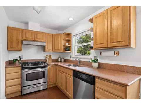 Kitchen - 1460 Kendall Dr, Boulder, CO 80305 photo 3 of 4
