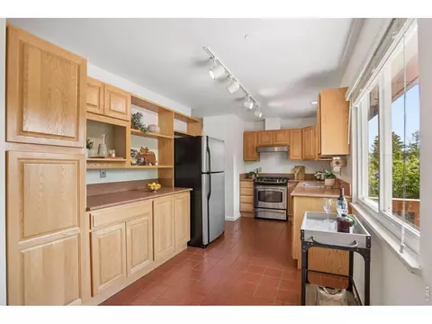 Kitchen - 1460 Kendall Dr, Boulder, CO 80305 photo 2 of 4