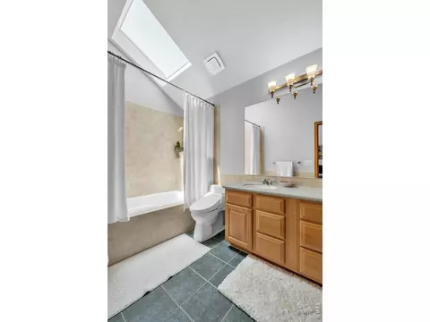 Bath - 4219 Amber St, Boulder, CO 80304 photo 2 of 4