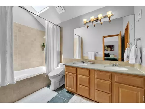 Bath - 4219 Amber St, Boulder, CO 80304 photo 1 of 4