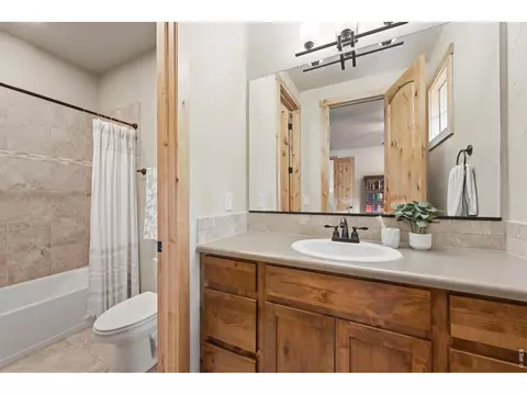 Bath - 5506 Evangeline Dr, Windsor, CO 80550 photo 3 of 4