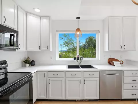 Kitchen - 4852 10th St, Boulder, CO 80304 photo 2 of 5