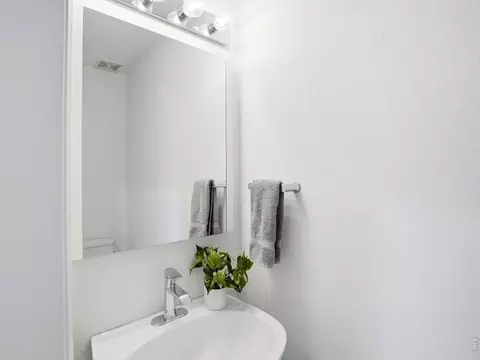 Bath - 4852 10th St, Boulder, CO 80304 photo 1 of 4