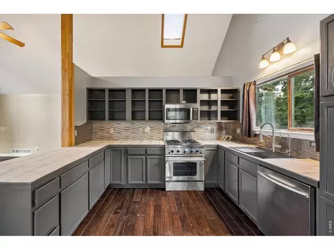 Kitchen - 76 Highlands Dr, Bailey, CO 80421 photo 3 of 3