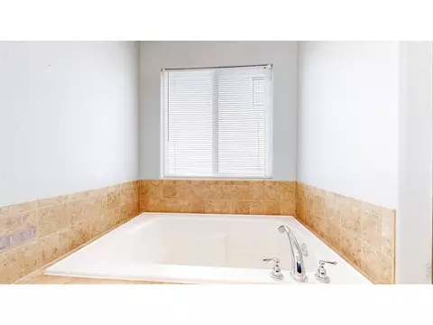 Bath - 6821 Sequoia St, Frederick, CO 80530 photo 3 of 5