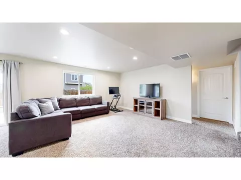 Living - 6821 Sequoia St, Frederick, CO 80530 photo 5 of 5
