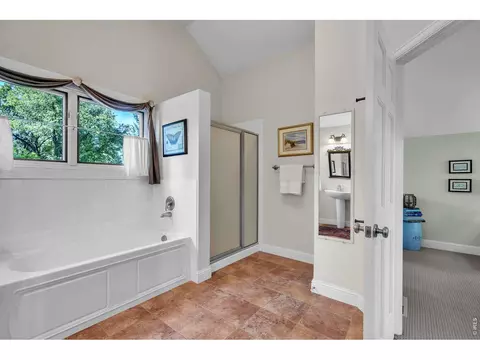 Bath - 2365 Juniper Ave, Boulder, CO 80304 photo 2 of 4