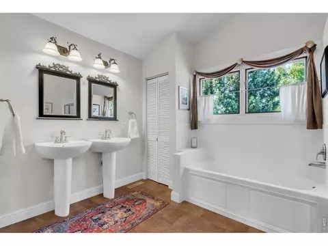 Bath - 2365 Juniper Ave, Boulder, CO 80304 photo 1 of 4