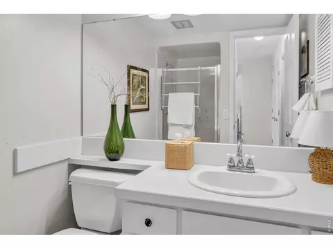 Bath - 2365 Juniper Ave, Boulder, CO 80304 photo 4 of 4