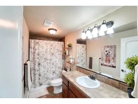 Bath - 6525 18th St Rd, Greeley, CO 80634 photo 5 of 5