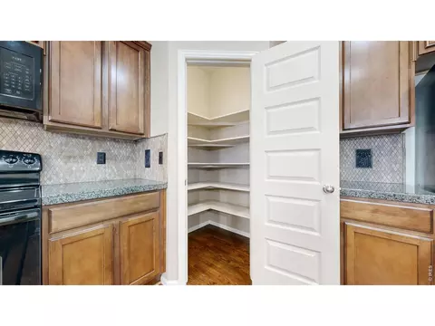 Kitchen - 5543 Calgary St, Timnath, CO 80547 photo 4 of 4