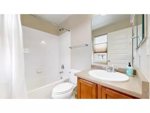 Bath - 5543 Calgary St, Timnath, CO 80547 photo 4 of 5