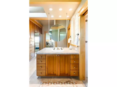 Bath - 5355 Westridge Dr, Boulder, CO 80301 photo 4 of 5