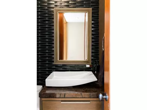 Bath - 5355 Westridge Dr, Boulder, CO 80301 photo 1 of 5