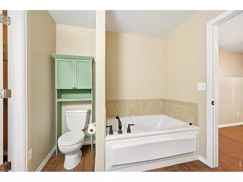 Bath - 2821 39th Ave, Greeley, CO 80634 photo 4 of 5