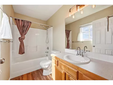 Bath - 2821 39th Ave, Greeley, CO 80634 photo 3 of 5