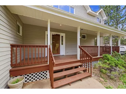 Exterior - 256 Choctaw Rd, Lyons, CO 80540 photo 3 of 10
