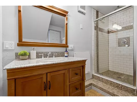 Bath - 616 Pine St, Boulder, CO 80302 photo 5 of 5