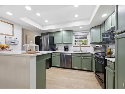 2598 S Vaughn Way # B, Aurora, CO 80014