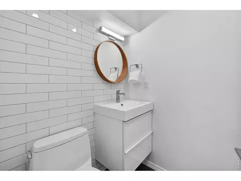 Bath - 3930 Arbol Ct, Boulder, CO 80301 photo 1 of 4