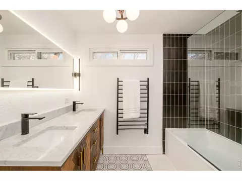 Bath - 4410 N 51st St, Boulder, CO 80301 photo 4 of 5