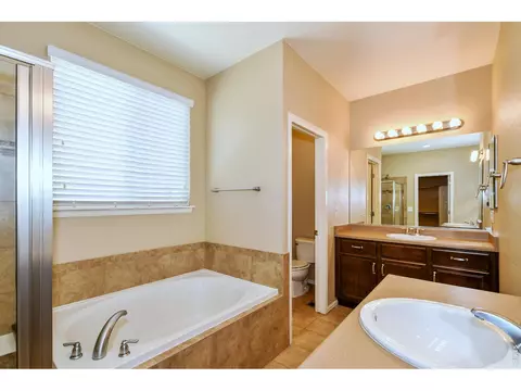Bath - 2157 Longfin Dr, Windsor, CO 80550 photo 1 of 4