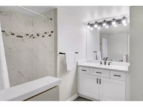 Bath - 2938 Kalmia Ave #24, Boulder, CO 80301 photo 1 of 3