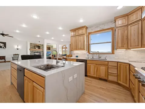 Kitchen - 4980 Getaway Dr, Berthoud, CO 80513 photo 4 of 4