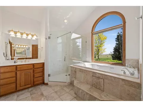 Bath - 4980 Getaway Dr, Berthoud, CO 80513 photo 1 of 5