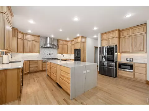 Kitchen - 4980 Getaway Dr, Berthoud, CO 80513 photo 3 of 4