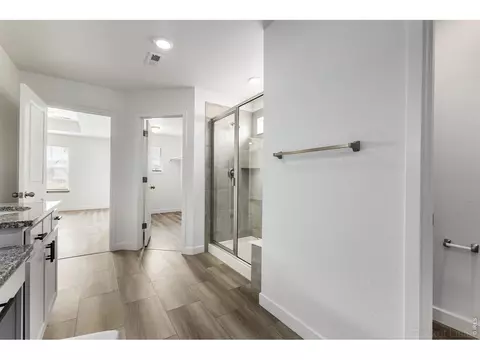 Bath - 5339 E 147th Ave, Thornton, CO 80602 photo 3 of 7