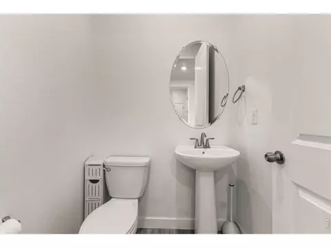 Bath - 5339 E 147th Ave, Thornton, CO 80602 photo 1 of 7