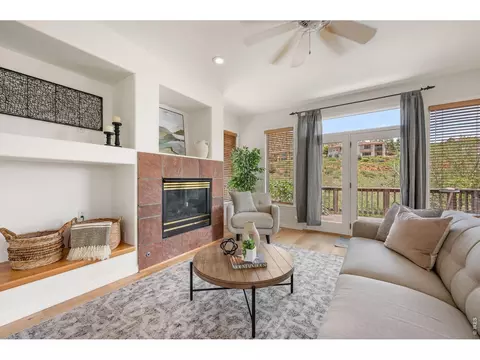 Living - 1012 Steamboat Valley Rd, Lyons, CO 80540 photo 2 of 3