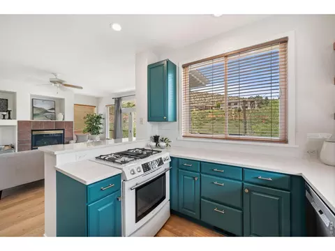 Kitchen - 1012 Steamboat Valley Rd, Lyons, CO 80540 photo 3 of 3