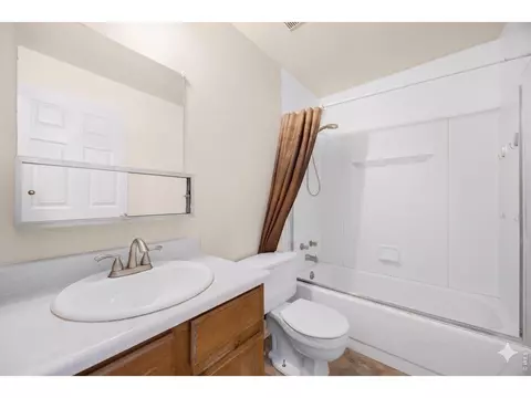 Bath - 4414 E 94th Ave, Thornton, CO 80229 photo 2 of 3