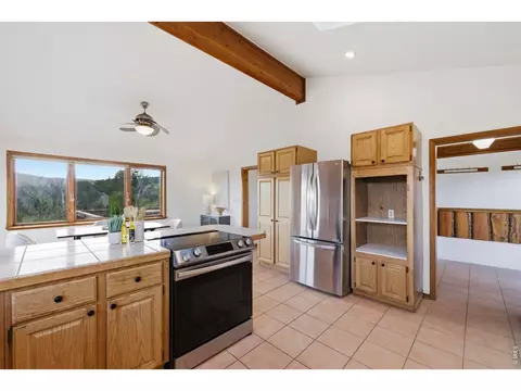 Kitchen - 8238 Sugarloaf Rd, Boulder, CO 80302 photo 2 of 3