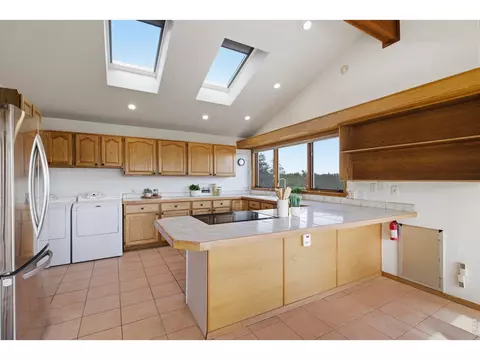 Kitchen - 8238 Sugarloaf Rd, Boulder, CO 80302 photo 3 of 3