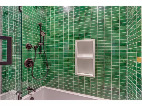 Bath - 2610 Lloyd Cir, Boulder, CO 80304 photo 4 of 4