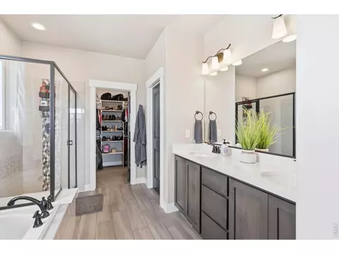 Bath - 1815 Holloway Dr, Windsor, CO 80550 photo 2 of 5