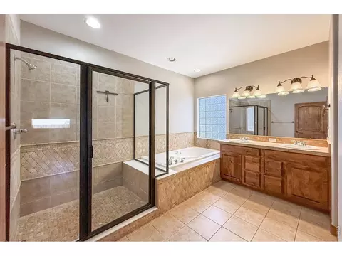 Bath - 1986 E Seadrift Dr, Windsor, CO 80550 photo 1 of 5