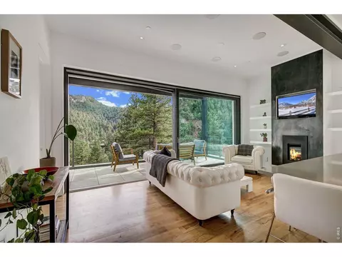 Living - 228 Lion Pt, Boulder, CO 80302 photo 7 of 10