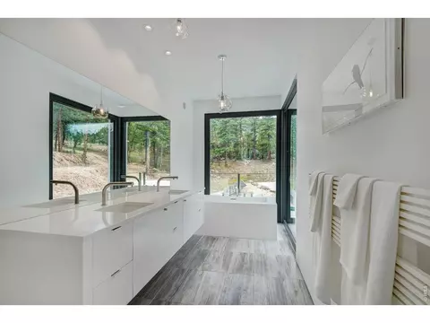 Bath - 228 Lion Pt, Boulder, CO 80302 photo 1 of 2