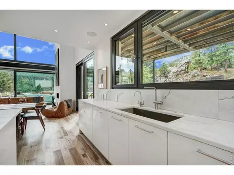 Kitchen - 228 Lion Pt, Boulder, CO 80302 photo 5 of 6