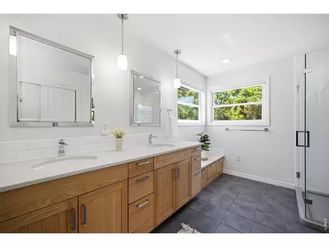 Bath - 6915 Saint Thomas Dr, Fort Collins, CO 80525 photo 2 of 3