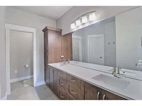 Bath - 1982 Tidewater Ln, Windsor, CO 80550 photo 2 of 5