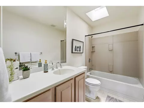 Bath - 607 N Cedar Brook Rd, Boulder, CO 80304 photo 3 of 4