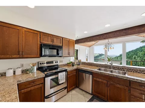 Kitchen - 607 N Cedar Brook Rd, Boulder, CO 80304 photo 1 of 2