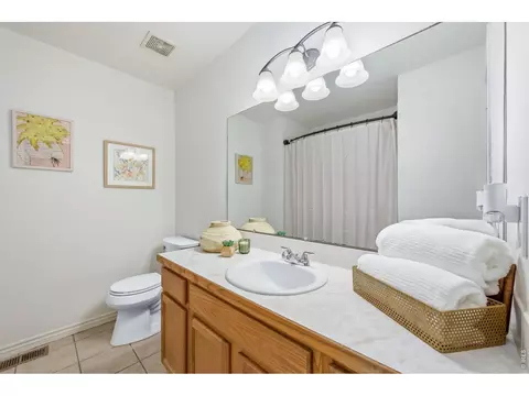 Bath - 160 7th St, Frederick, CO 80530 photo 2 of 2