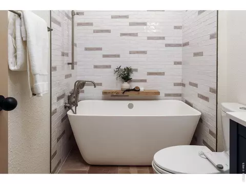 Bath - 1893 Colard Ln, Lyons, CO 80540 photo 6 of 7